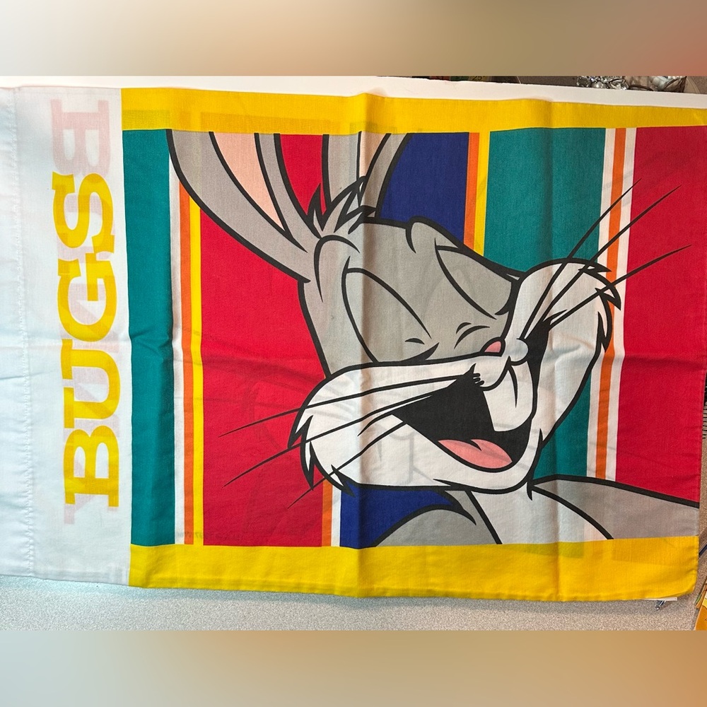 VTG Pair Bugs Bunny Looney Tunes pillowcases set of 2